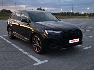2023 Audi Q7 55 TFSI II (4M) Рестайлинг, чёрный, 5800000 рублей, вид 4