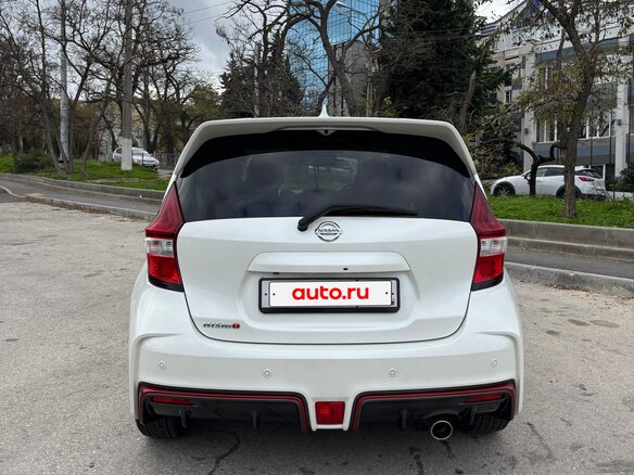 2017 Nissan Note Nismo e-Power II Рестайлинг, белый, 1480000 рублей - вид 4