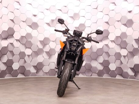 2024 KTM 990 Duke, чёрный, 1285000 рублей, вид 5