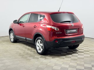 2010 Nissan Qashqai I Рестайлинг, красный, 919900 рублей, вид 2