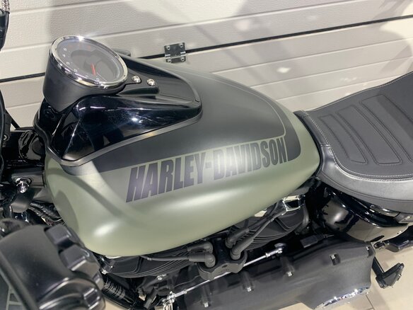 2021 Harley-Davidson Fat Bob, зелёный, 1750000 рублей - вид 13
