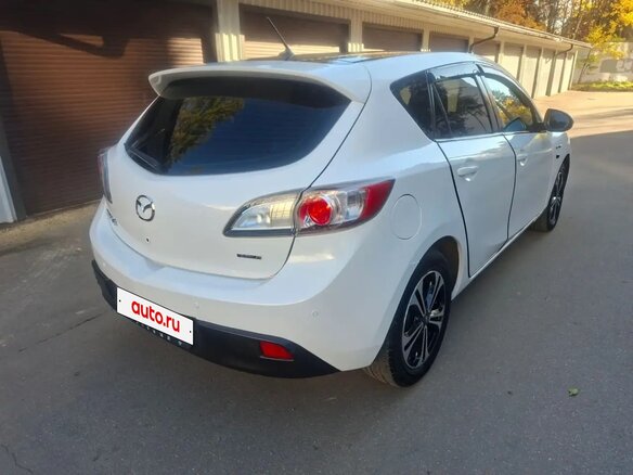 2011 Mazda 3 II (BL), белый, 860000 рублей - вид 2