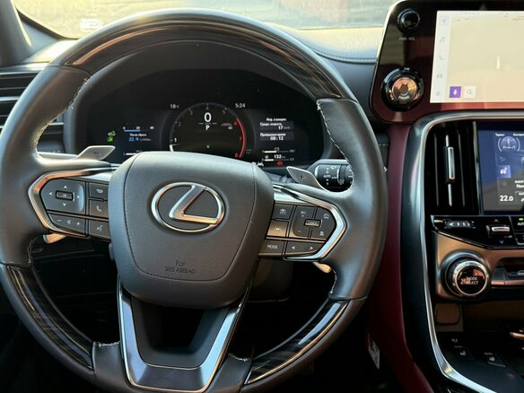 2025 Lexus LX 600 IV, чёрный - вид 7