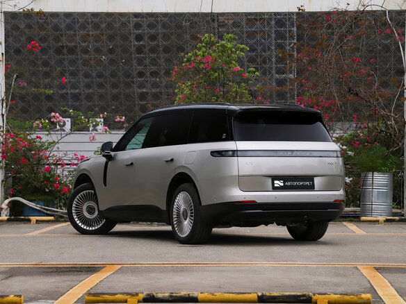 2026 Lynk & Co 900, серебристый, 7990000 рублей - вид 2