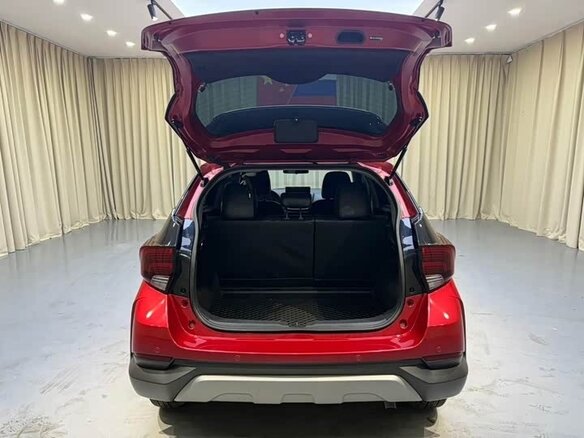 2023 Toyota Yaris L X XP150 Рестайлинг, красный, 1067000 рублей - вид 16