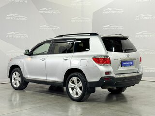 2013 Toyota Highlander II (XU40) Рестайлинг, серебристый, 1850000 рублей, вид 3