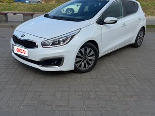 2016 Kia Ceed II Рестайлинг, белый, 1090000 рублей, вид 1