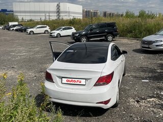 2015 Hyundai Solaris I Рестайлинг, белый, 385000 рублей, вид 2