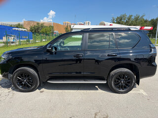 2020 Toyota Land Cruiser Prado 150 Series Рестайлинг 3, чёрный, 7100000 рублей, вид 4