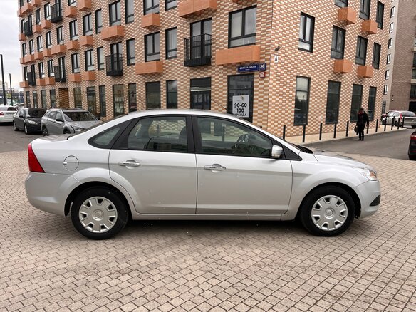 2010 Ford Focus II Рестайлинг, серебристый, 469000 рублей - вид 8