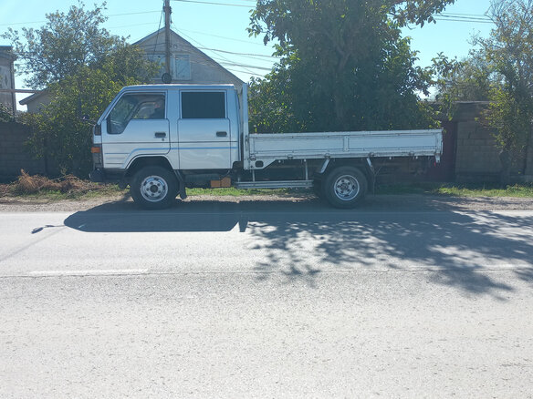 1991 Toyota Dyna, серый, 1100000 рублей - вид 3