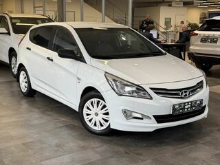 2015 Hyundai Solaris I Рестайлинг, белый, 999000 рублей, вид 3