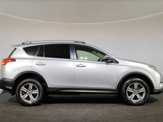 2015 Toyota RAV4 IV (XA40), серебристый, 1800000 рублей, вид 4