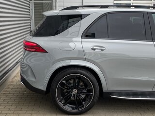 2025 Mercedes-Benz GLE 450 d II (V167) Рестайлинг, серый, 19500000 рублей, вид 5