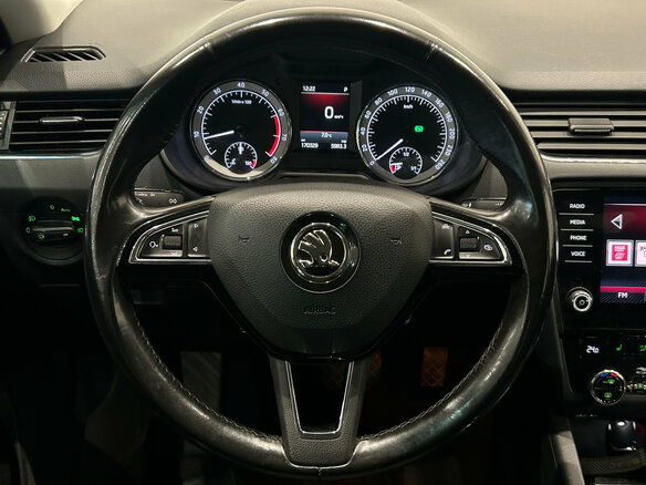 2018 Skoda Octavia III (A7) Рестайлинг, бежевый, 1709000 рублей - вид 16