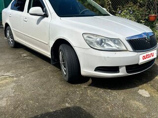 2013 Skoda Octavia II (A5) Рестайлинг, белый, 520000 рублей, вид 1