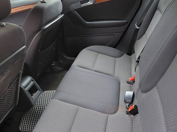 2012 Audi A3 II (8P) Рестайлинг 2, красный, 1100000 рублей - вид 9