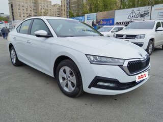 2021 Skoda Octavia IV (A8), белый, 2095000 рублей, вид 2