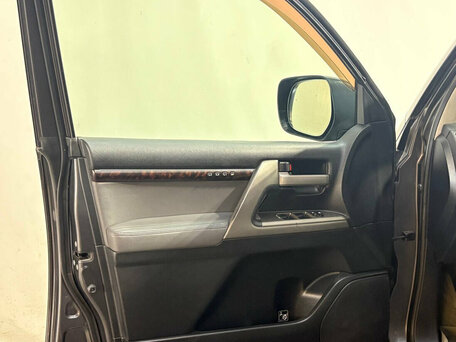 2010 Toyota Land Cruiser 200 Series, серый, 2550000 рублей, вид 5