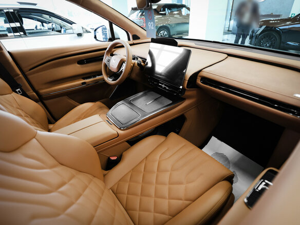 2026 GAC Hyptec HT, серебристый, 5999000 рублей - вид 13