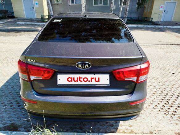 2015 Kia Rio III Рестайлинг, серый, 1100000 рублей - вид 3