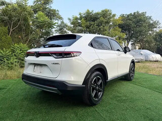 2023 Honda Vezel II, белый, 2050000 рублей, вид 4