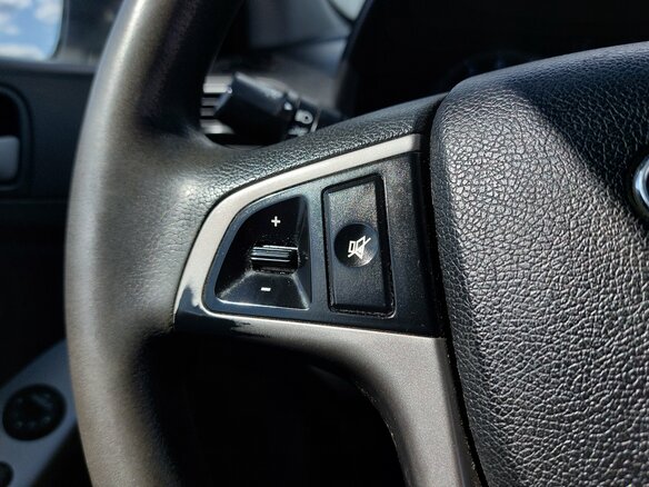 2015 Hyundai Solaris I Рестайлинг, белый, 839000 рублей - вид 16