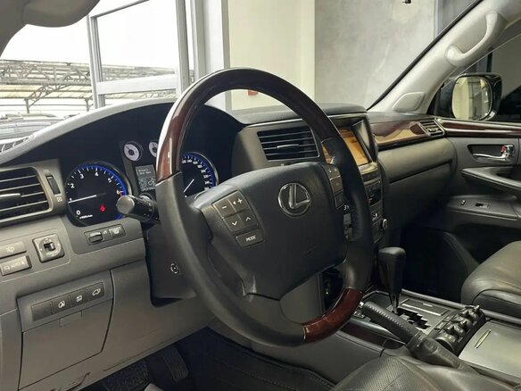 2010 Lexus LX 570 III, чёрный, 3200000 рублей - вид 6