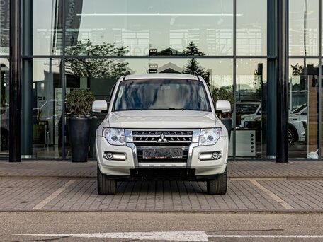 2018 Mitsubishi Pajero IV Рестайлинг 2, белый, 2555000 рублей, вид 2