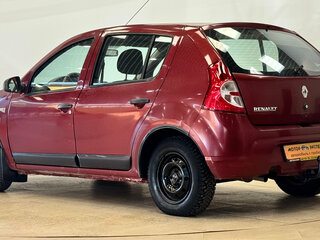 2011 Renault Sandero I, красный, 270000 рублей, вид 3