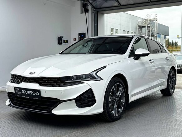 2020 Kia K5 III, белый, 2390000 рублей