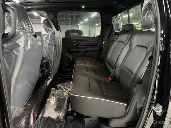 2026 Ram 1500 Quad Cab V Рестайлинг, чёрный, 11990000 рублей - вид 11