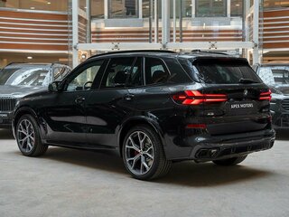 2026 BMW X5 M60i IV (G05/G18) Рестайлинг, чёрный, 18990000 рублей, вид 4
