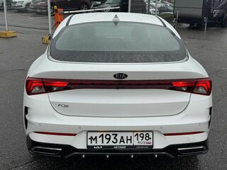 2021 Kia K5 III, белый, 2490000 рублей, вид 4