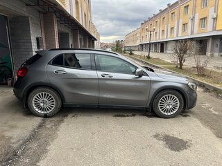 2019 Mercedes-Benz GLA 200 I (X156) Рестайлинг, серый, 2000000 рублей, вид 5