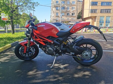 2011 Ducati Monster 1100, красный, 625000 рублей, вид 2