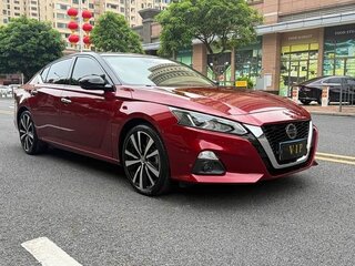 2022 Nissan Altima VI (L34), красный, 1700000 рублей, вид 3