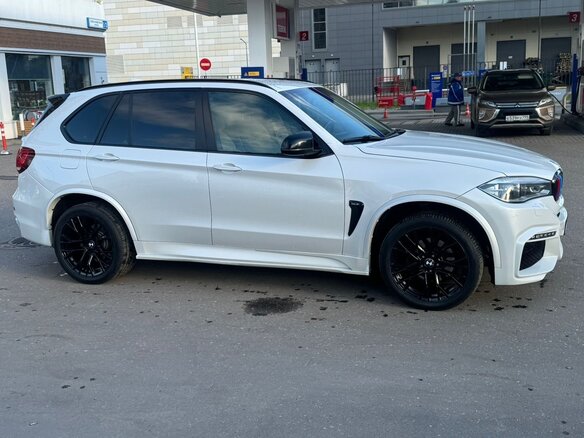 2014 BMW X5 30d III (F15), белый, 3100000 рублей - вид 6