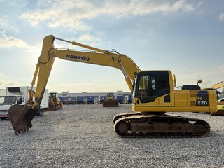 2019 Komatsu PC220-8, жёлтый, 7600000 рублей, вид 5