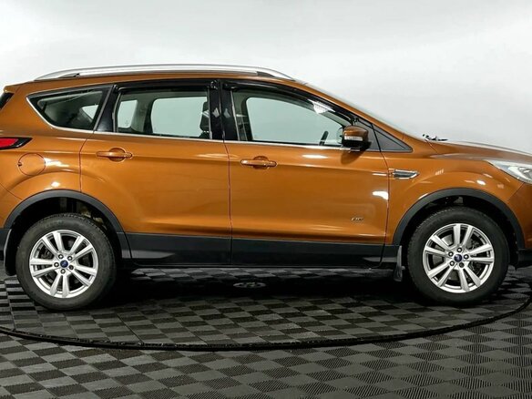 2018 Ford Kuga II Рестайлинг, коричневый, 1670000 рублей - вид 4