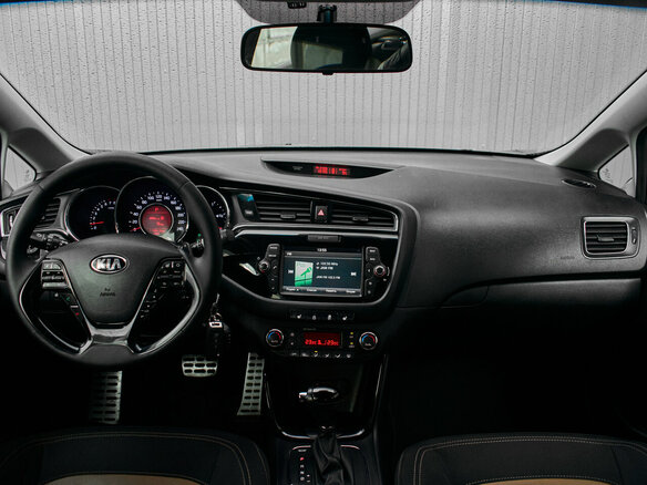2016 Kia Ceed II Рестайлинг, чёрный, 1350000 рублей - вид 10