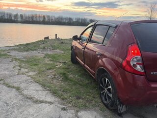 2011 Renault Sandero I, красный, 450000 рублей, вид 3