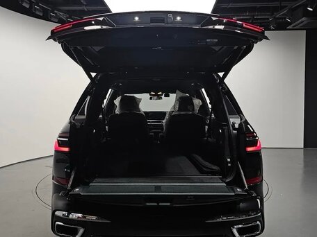 2026 BMW X7 40i I (G07) Рестайлинг, чёрный, 17300000 рублей, вид 5