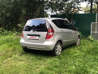 2011 Mercedes-Benz A-Класс 180 II (W169) Рестайлинг, серебристый, 600000 рублей, вид 2