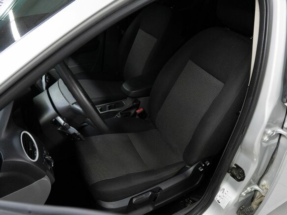 2010 Ford Focus II Рестайлинг, серебристый - вид 11