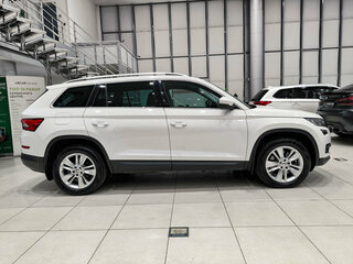 2018 Skoda Kodiaq I, белый, 2550000 рублей, вид 4