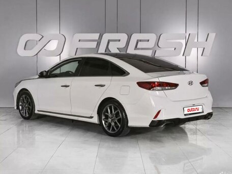 2017 Hyundai Sonata VII (LF) Рестайлинг, белый, 1490000 рублей, вид 3