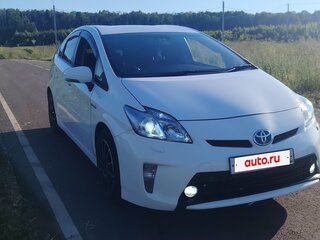 2014 Toyota Prius III Рестайлинг (XW30), белый, 1200000 рублей, вид 2