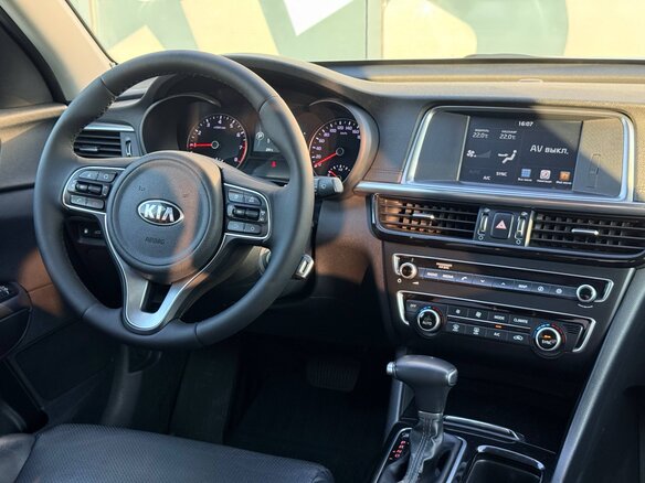 2017 Kia Optima IV, белый, 1630000 рублей - вид 12