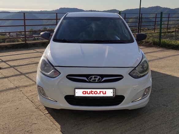 2014 Hyundai Solaris I, белый, 750000 рублей - вид 8